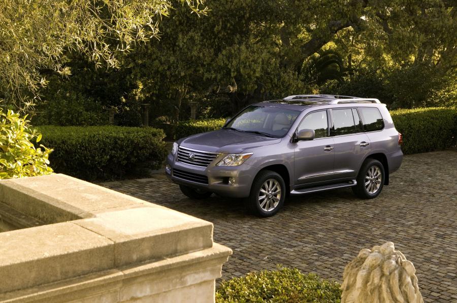  Lexus LX570 2008 года  (фото 134 из 221)